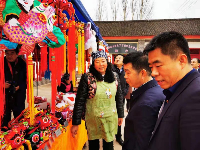 会上,曾德超和千阳县委书记何玲在致辞中分别介绍了宝鸡市和千阳县