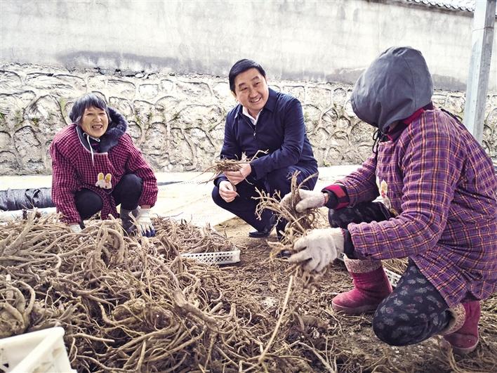 镇坪县委书记罗万平让家乡成为老百姓脱贫创业的乐土