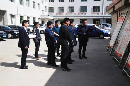 靖边县委组织部部长李万昌调研督导县林业局党建工作