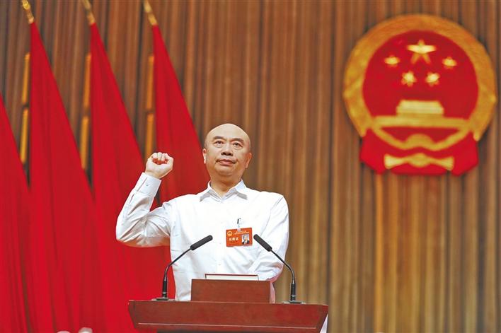 陕西省十三届人大四次会议在西安举行 刘国中当选陕西