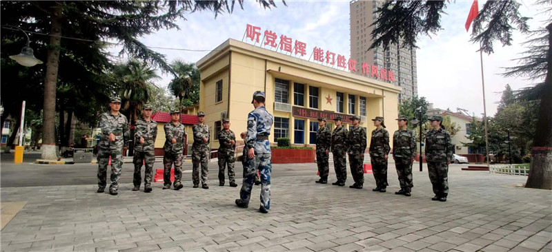 西安第二十干休所组织开展学条令训队列促改变树形象文职人员岗前培训