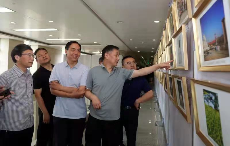 陕西省直机关庆祝建党100周年书法绘画摄影作品展开幕