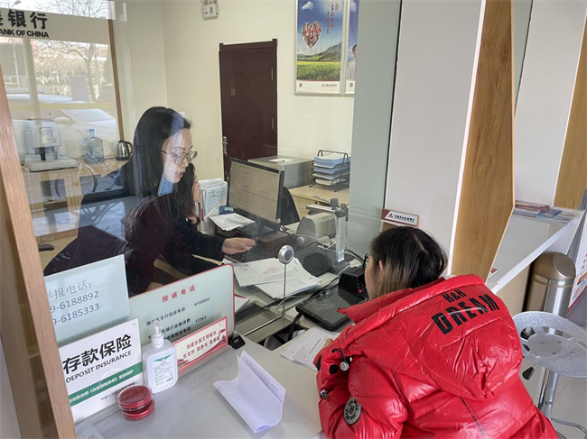 银行 中国农业发展银行农发行铜川市分行相关业务部门负责人介绍说