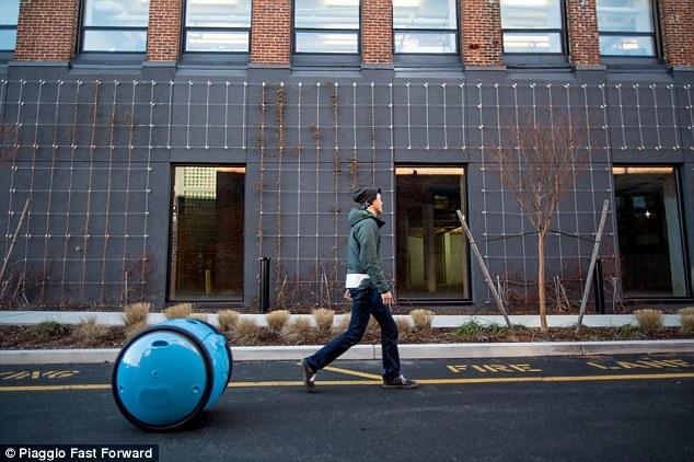 从摩托车到机器人:比亚乔公司发布私人自助机器人