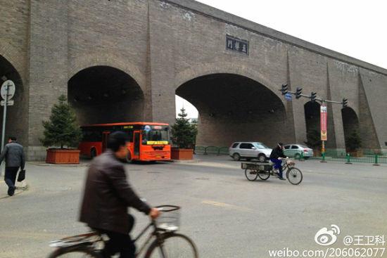 西安人为了纪念冯玉祥，将此门命名为玉祥门