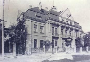 说明: 太平保险办公旧址设在上海江西路212号金城银行大厦