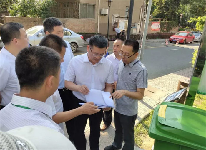 雁塔区区长赵雷调研大雁塔街道铁一院小区垃圾分类工作