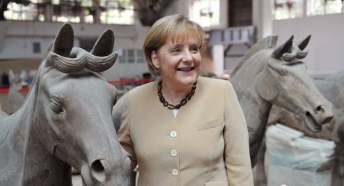 2010年7月16日,德国总理默克尔来到秦兵马俑参观