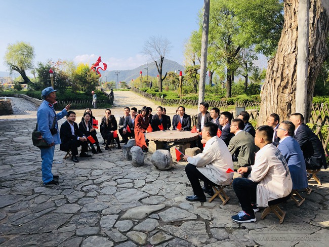 参观了陕甘边照金革命根据地纪念馆,薛家寨革命旧址,陈家坡会议旧址