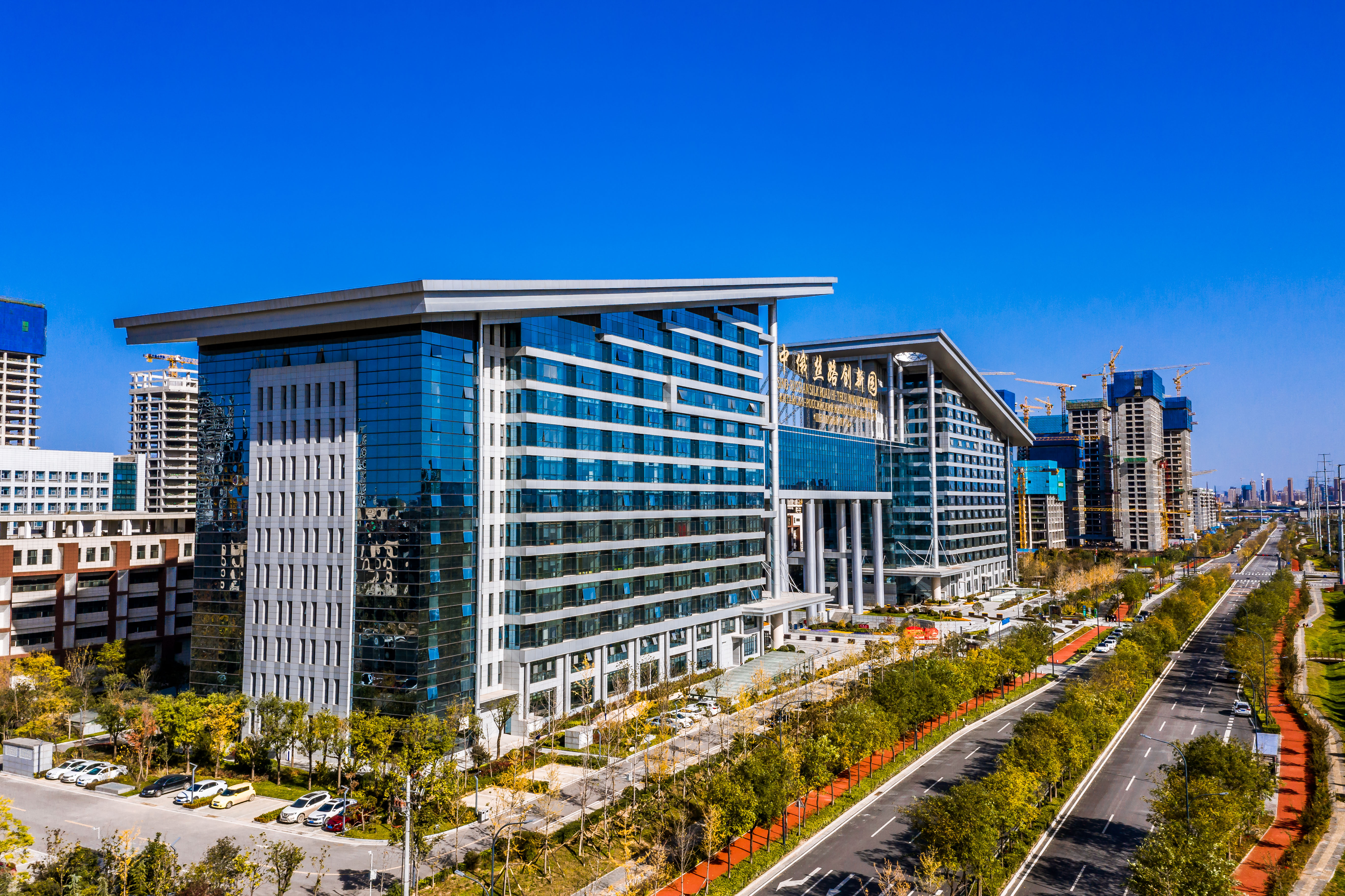 风雨同舟十二载不忘初心再出发