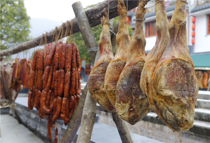 安康镇坪举行腊肉农民丰收节活动