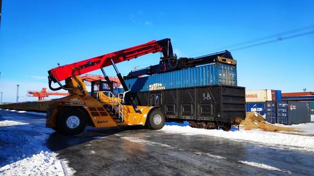 风笛鸣响多地中欧班列实现常态化开行