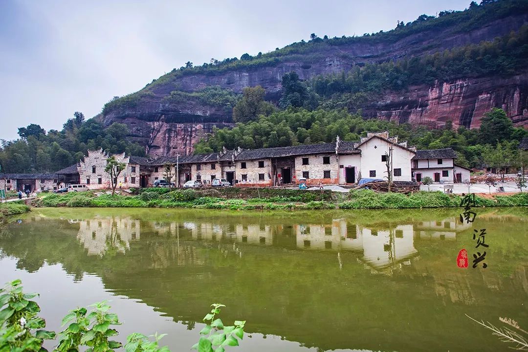 这个百度都搜不到的古寨，流淌着山水之间的诗意
