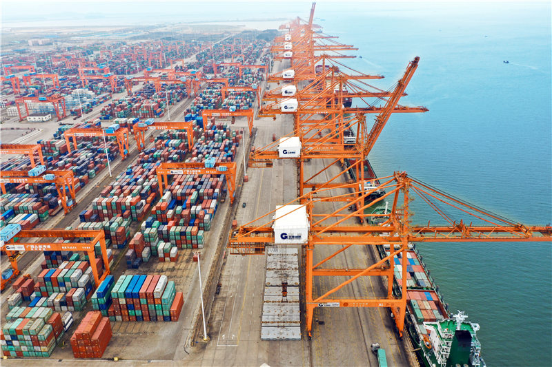 广西北部湾港七年发展风鹏正举