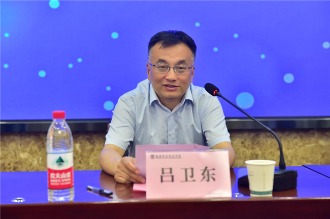 教务处处长拜存有,学生处处长李战虎,动物工程分院党总支副书记张涉