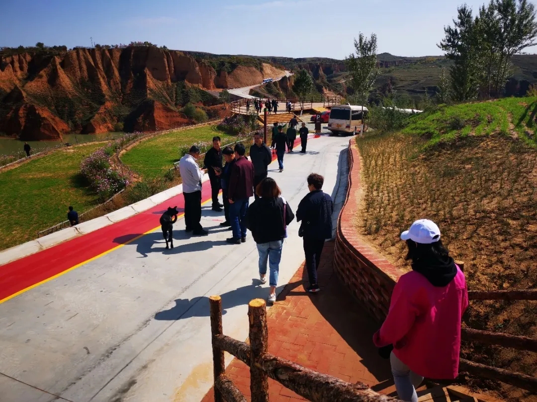 榆林市榆阳区麻黄梁黄土地质公园两天接待游客8000人次