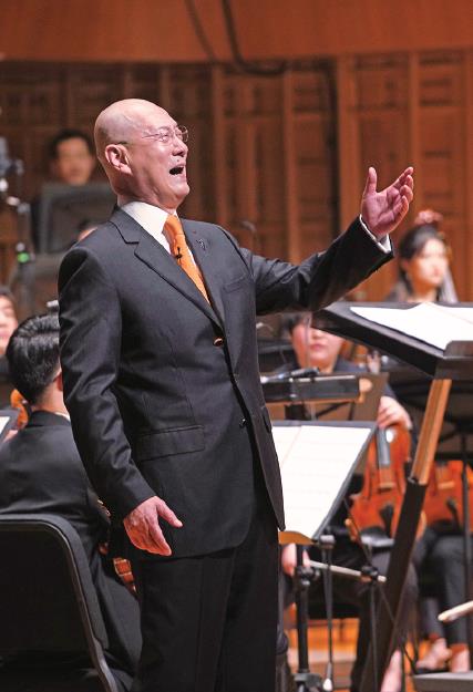 京剧表演艺术家关栋天吟诵唐诗《将进酒》.