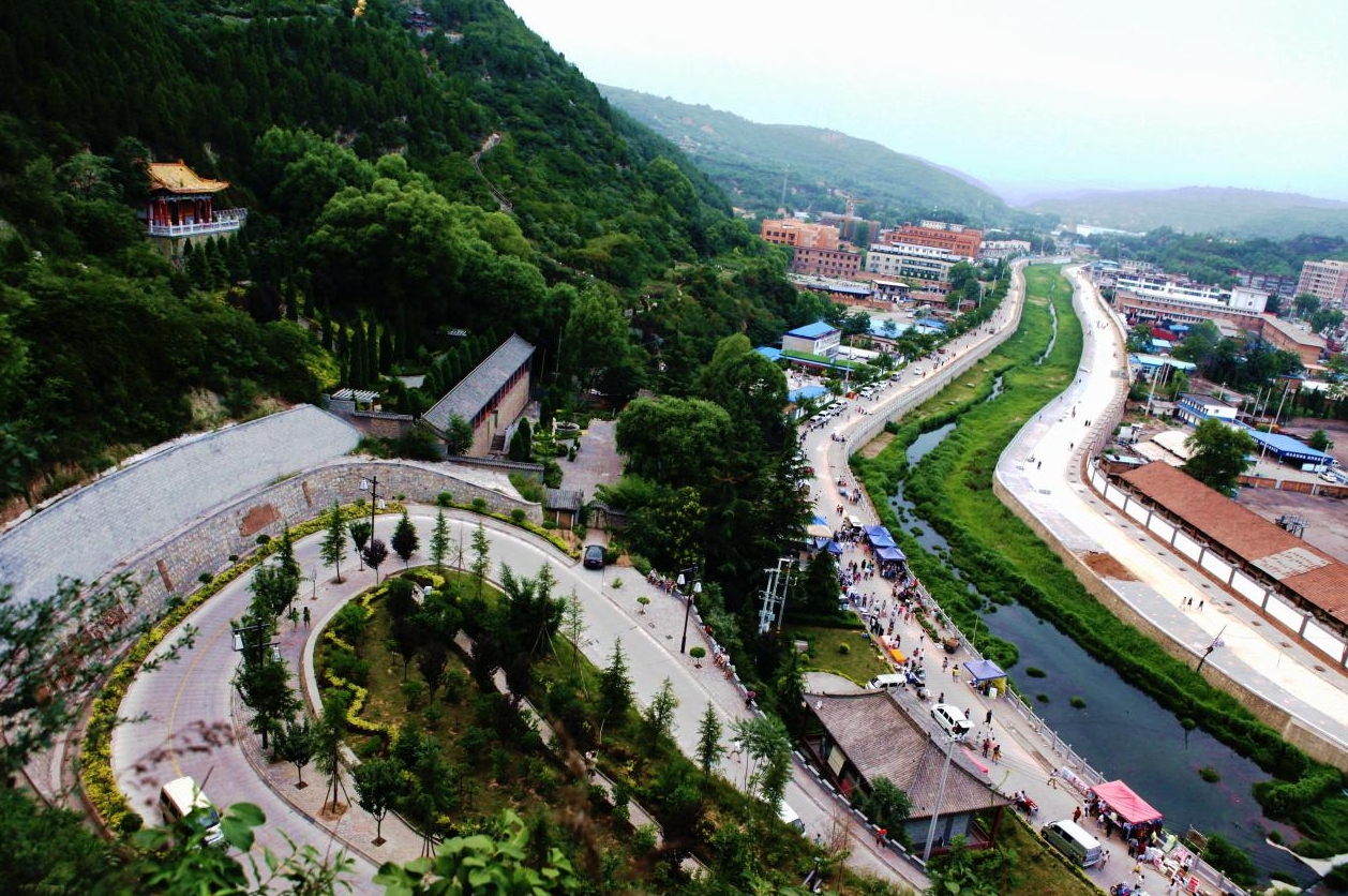 铜川印台区干群植树添新绿生态建设谱新篇