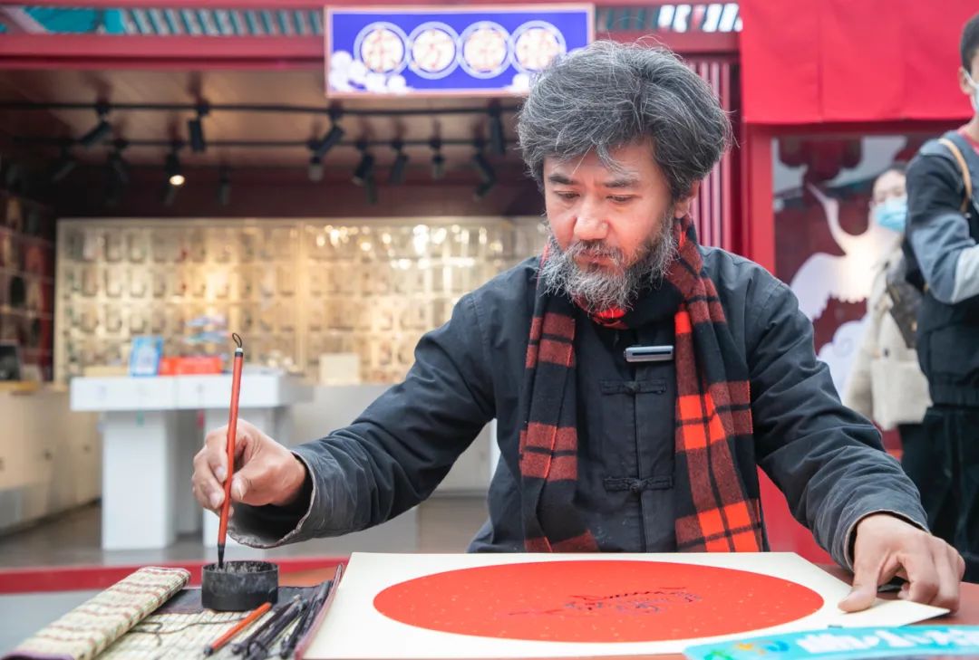 民间手艺人扇子哥来了