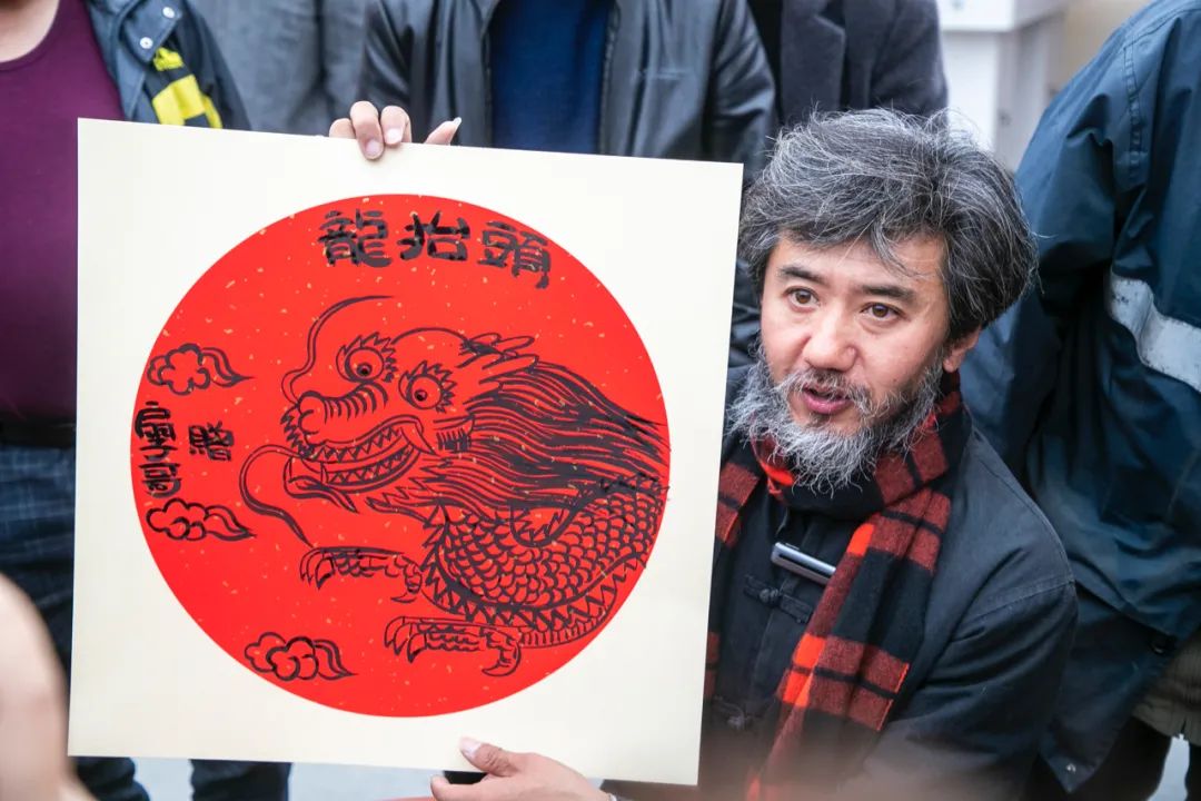 在大唐不夜城还有陕西关中秦腔戏剧脸谱传承人西安非物质文化遗产皮影