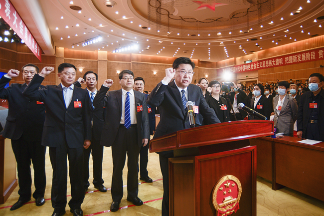 榆林市四届人大八次会议闭幕刘维平孙守洋当选市人大常委会副主任