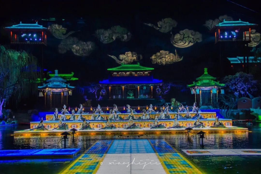 《长恨歌》,看高科技的舞美灯光,在骊山脚下,重现1300多年前华清宫