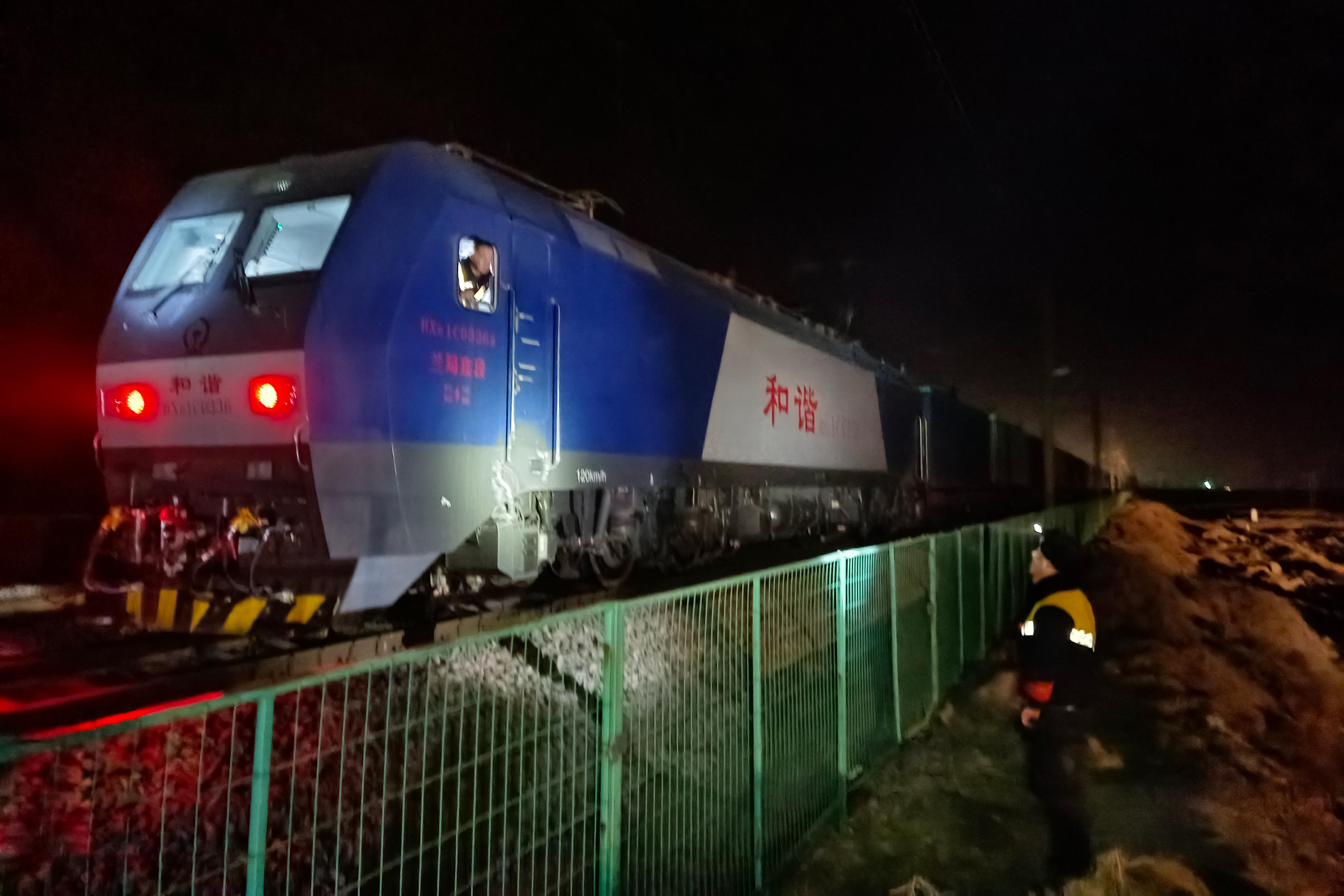 兰州西站始发d55,d2711,d2701,d2703,d2741,d2751,d2749次,兰州站始发