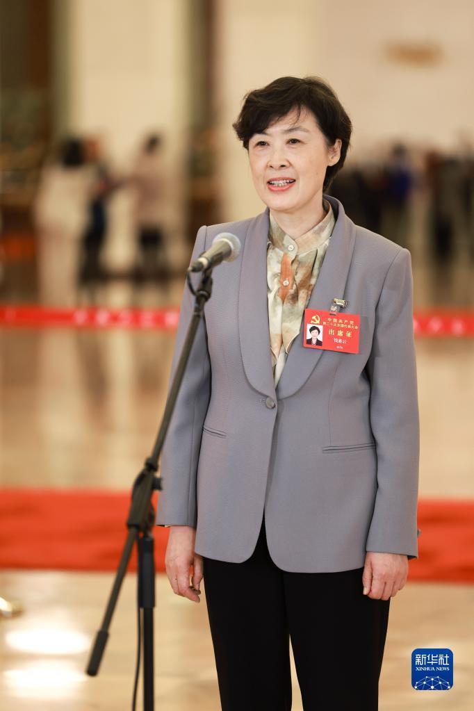 采访党代表