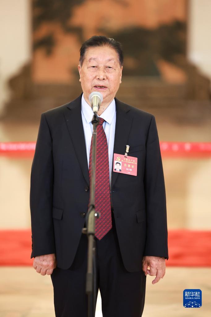 采访党代表