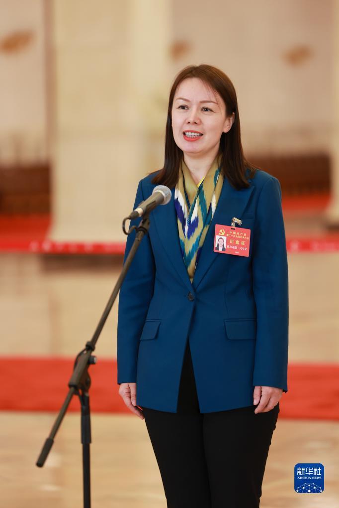 采访党代表