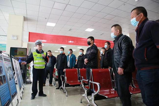 （转载）立足“六大阵地” 突出“四类宣传”——宝鸡交警支队开启冬季道路交通安全宣传攻势