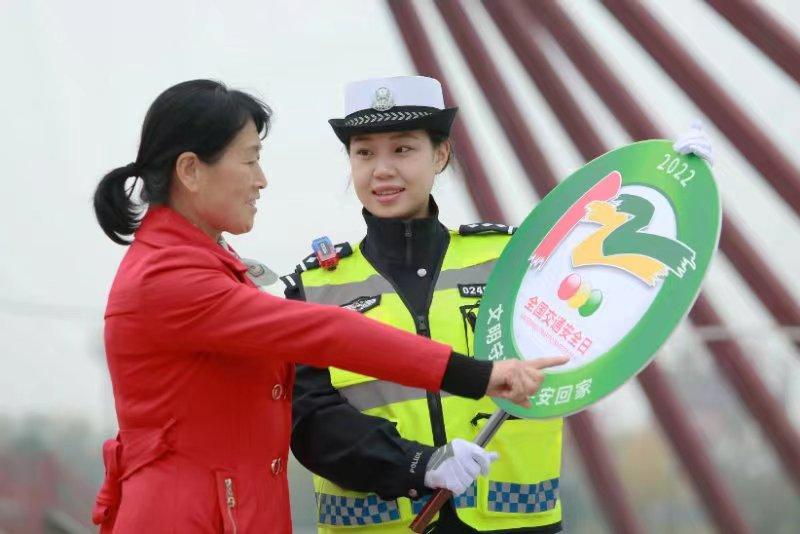 （转载）立足“六大阵地” 突出“四类宣传”——宝鸡交警支队开启冬季道路交通安全宣传攻势