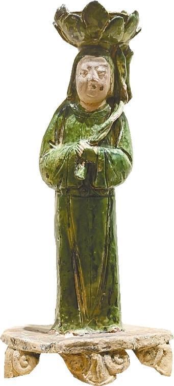 三彩莲灯侍女俑：翩若惊鸿演绎宋韵风华