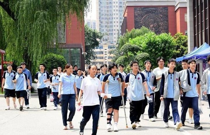 全力以赴，笑对成长！直击2025年陕西中考首日现场