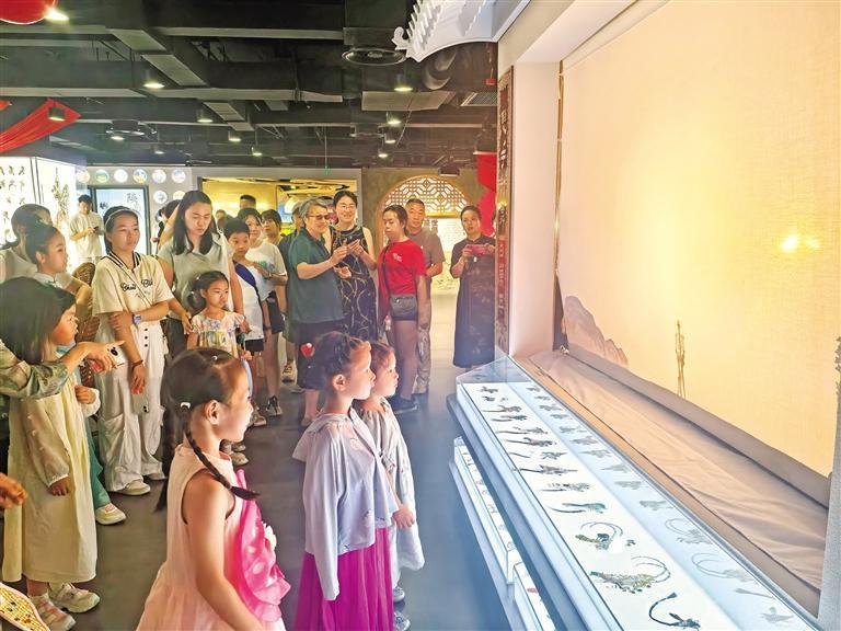 文旅創(chuàng)新融合激活消費(fèi)市場(chǎng)