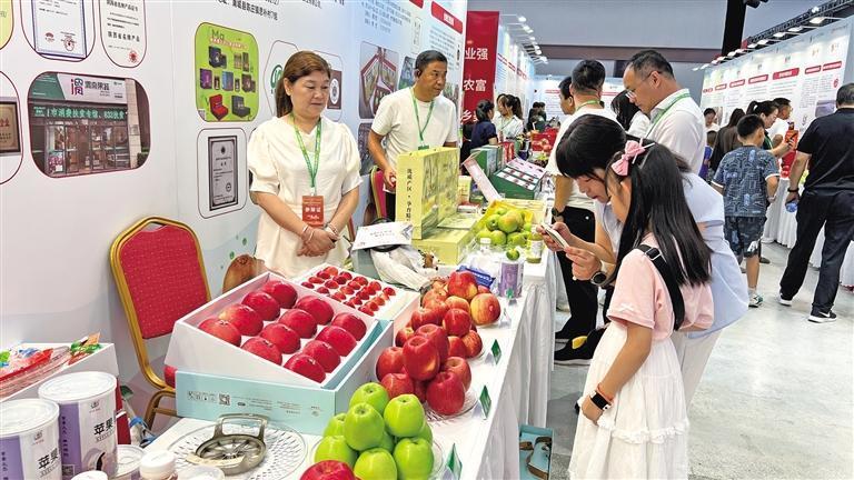 中國(guó)2025果品區(qū)域公用品牌價(jià)值榜發(fā)布 104.14億元！延安蘋(píng)果位列第三