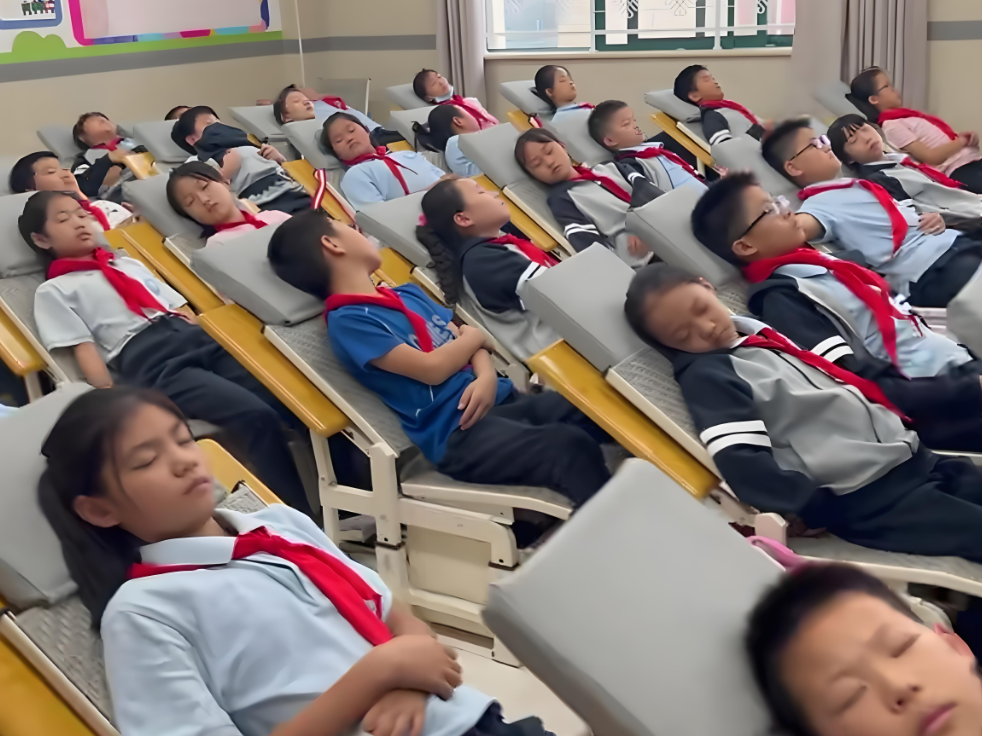 中小学生午休课桌椅“国标”出台