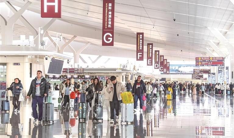 机场里的温暖归途