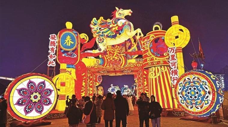 灯火暖三秦 今宵共赏时