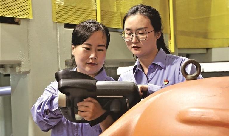 弘扬雷锋精神 凝聚奋进力量