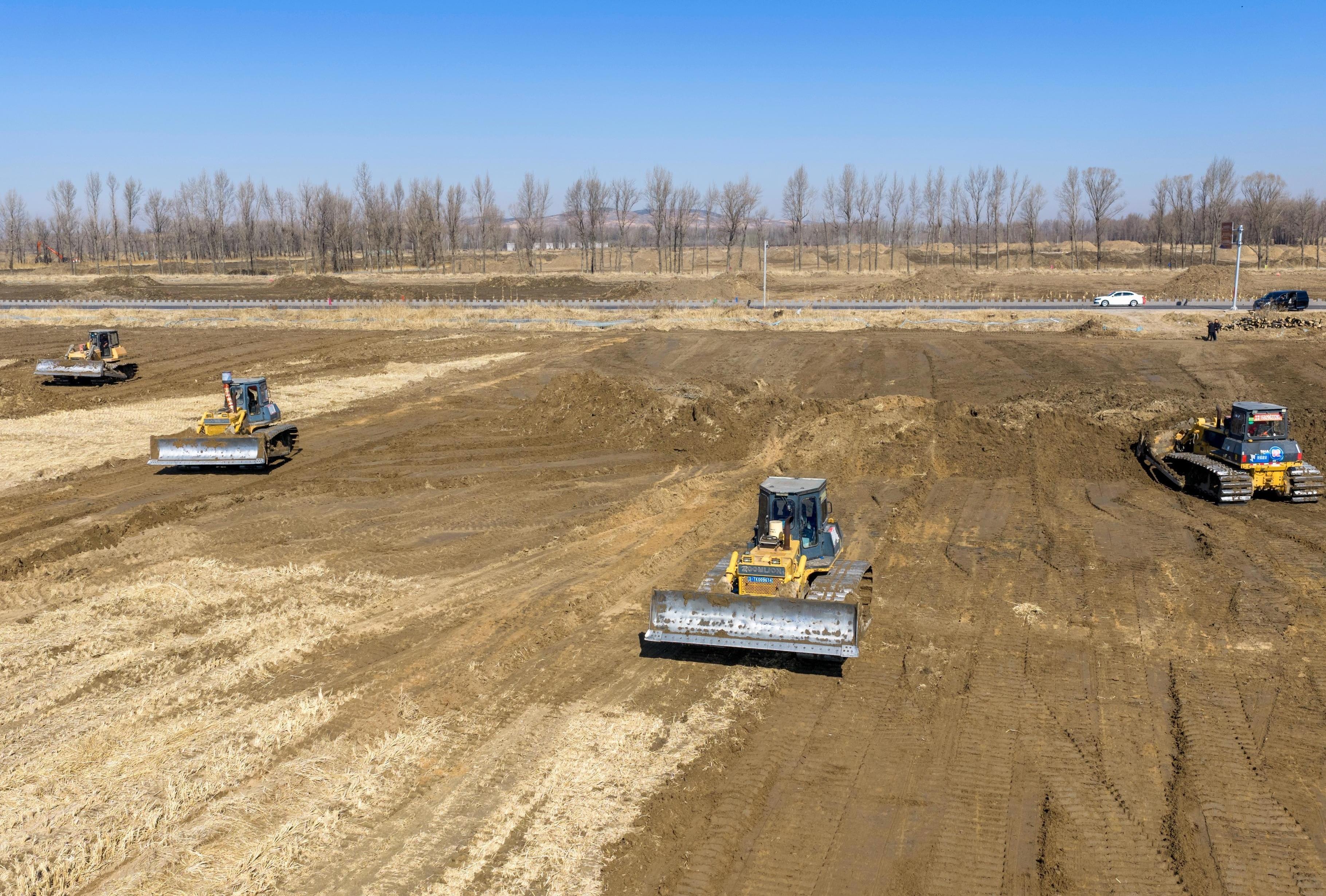 塞上春回农事忙