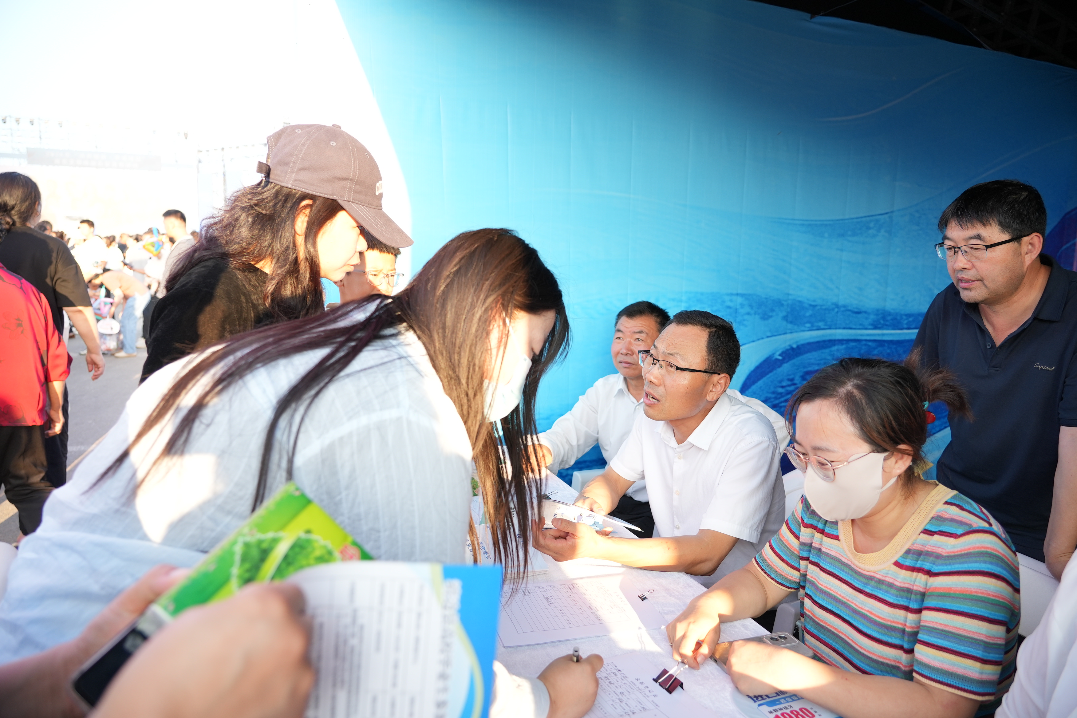 组图 | 一场集会搭起塞上消费就业融合大舞台