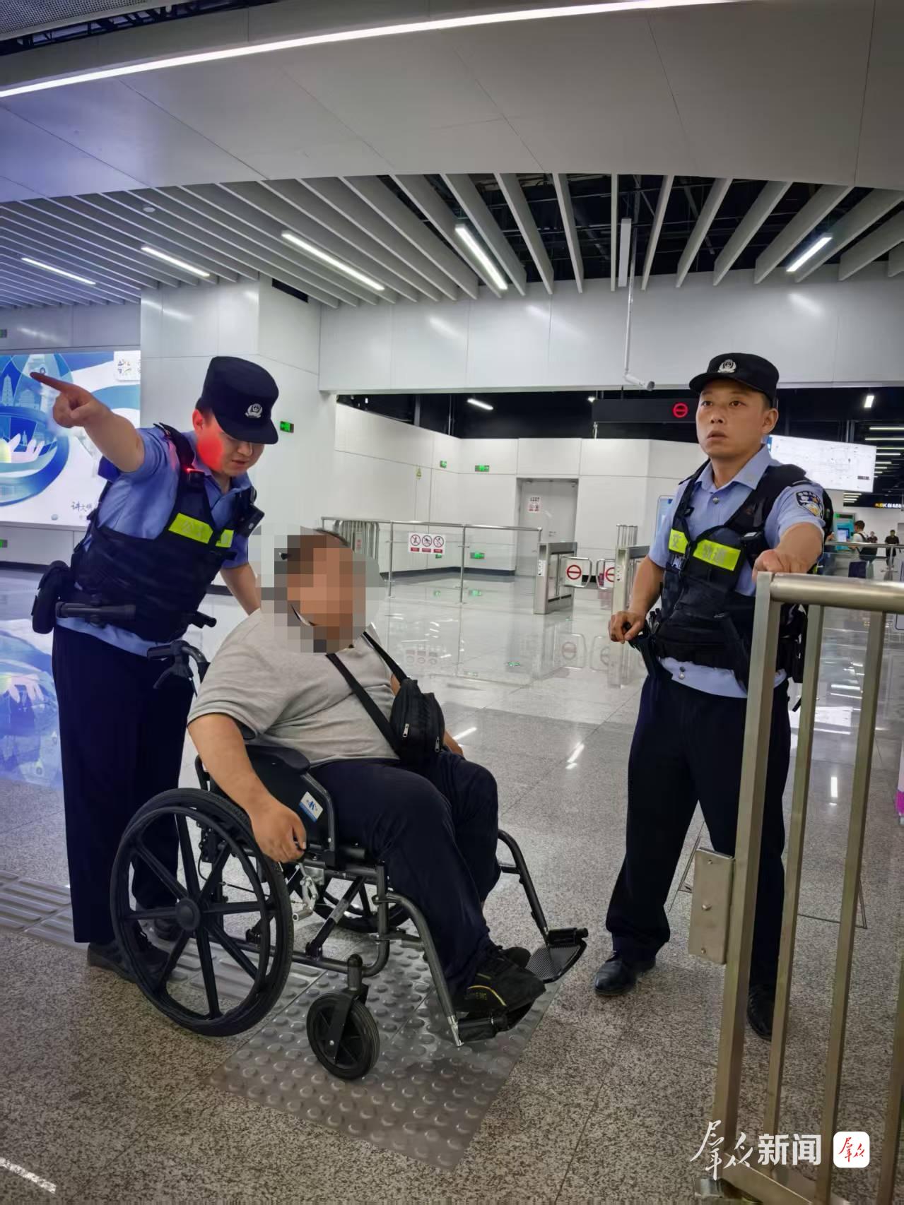 为旅客贴心服务