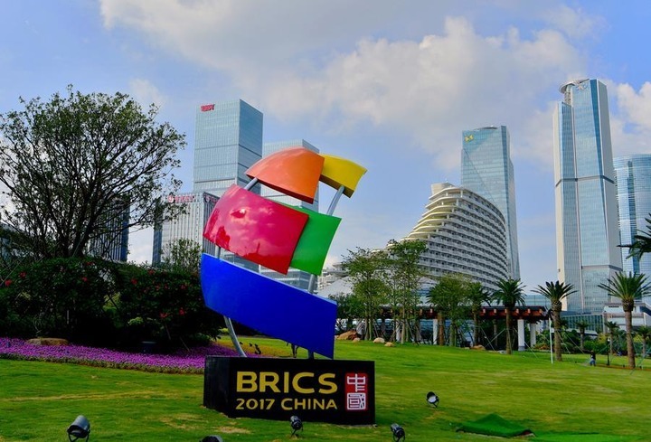 Photo taken on Aug. 31, 2017 show a logo sculpture of the 9th BRICS Summit at Xiamen International Conference and Exhibition Center in Xiamen, southeast China's Fujian Province. (Xinhua/Wei Peiquan)