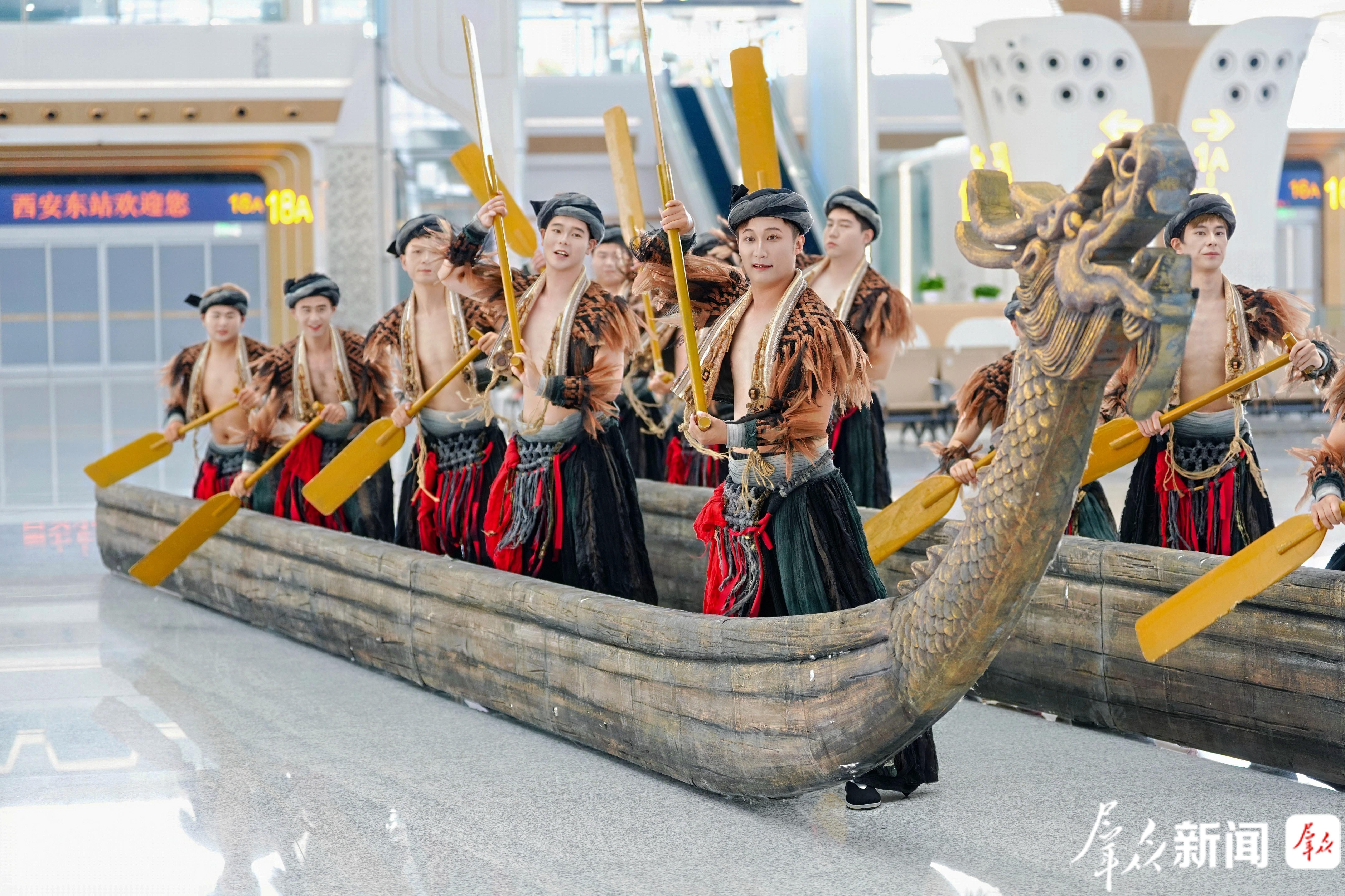图为9月5日,西安铁路局和安康文旅联合开展路演活动。群众新闻记者 杨光摄
