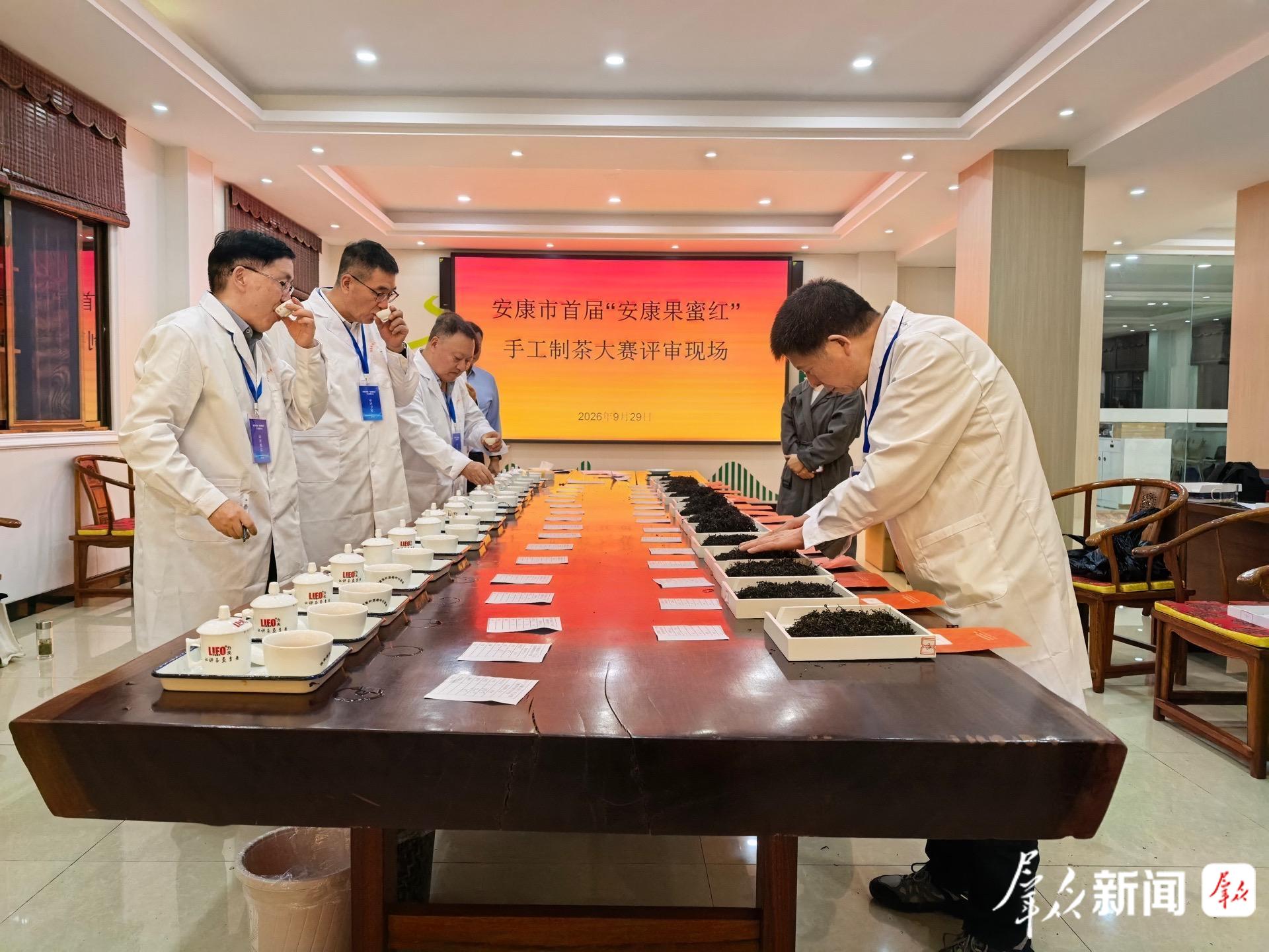 图为大赛评审现场。